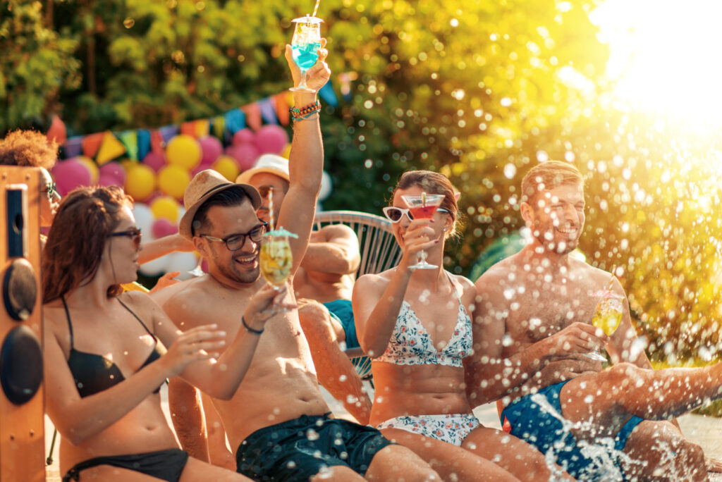 Throw the Ultimate Pool Party Over Labor Day Weekend time to relax