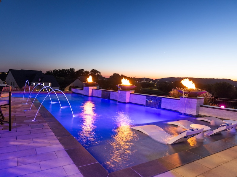 peek pools spas march25 feature 2025 pool trends